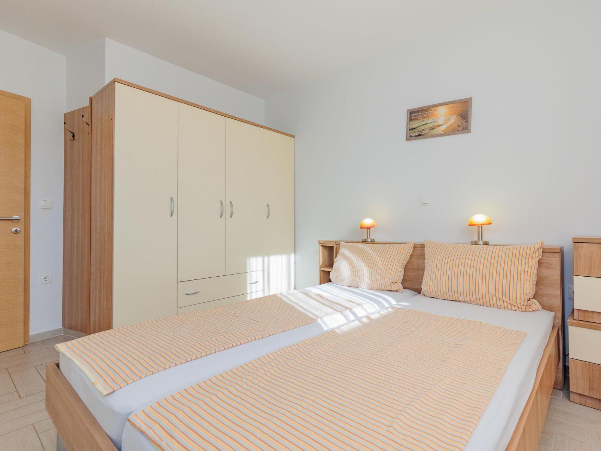 Apartment Mlasina-3 By Interhome Nin Exteriér fotografie