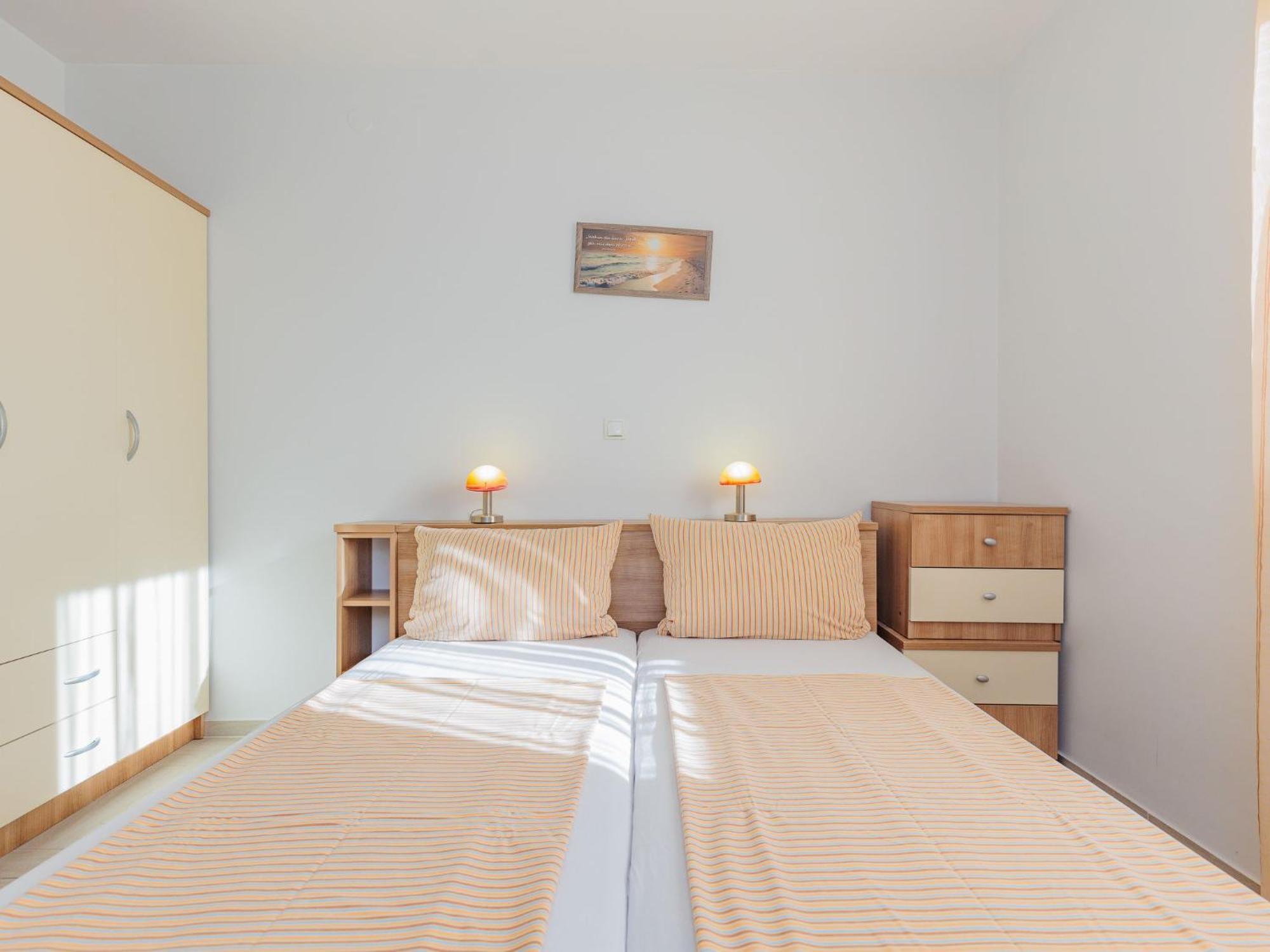 Apartment Mlasina-3 By Interhome Nin Exteriér fotografie