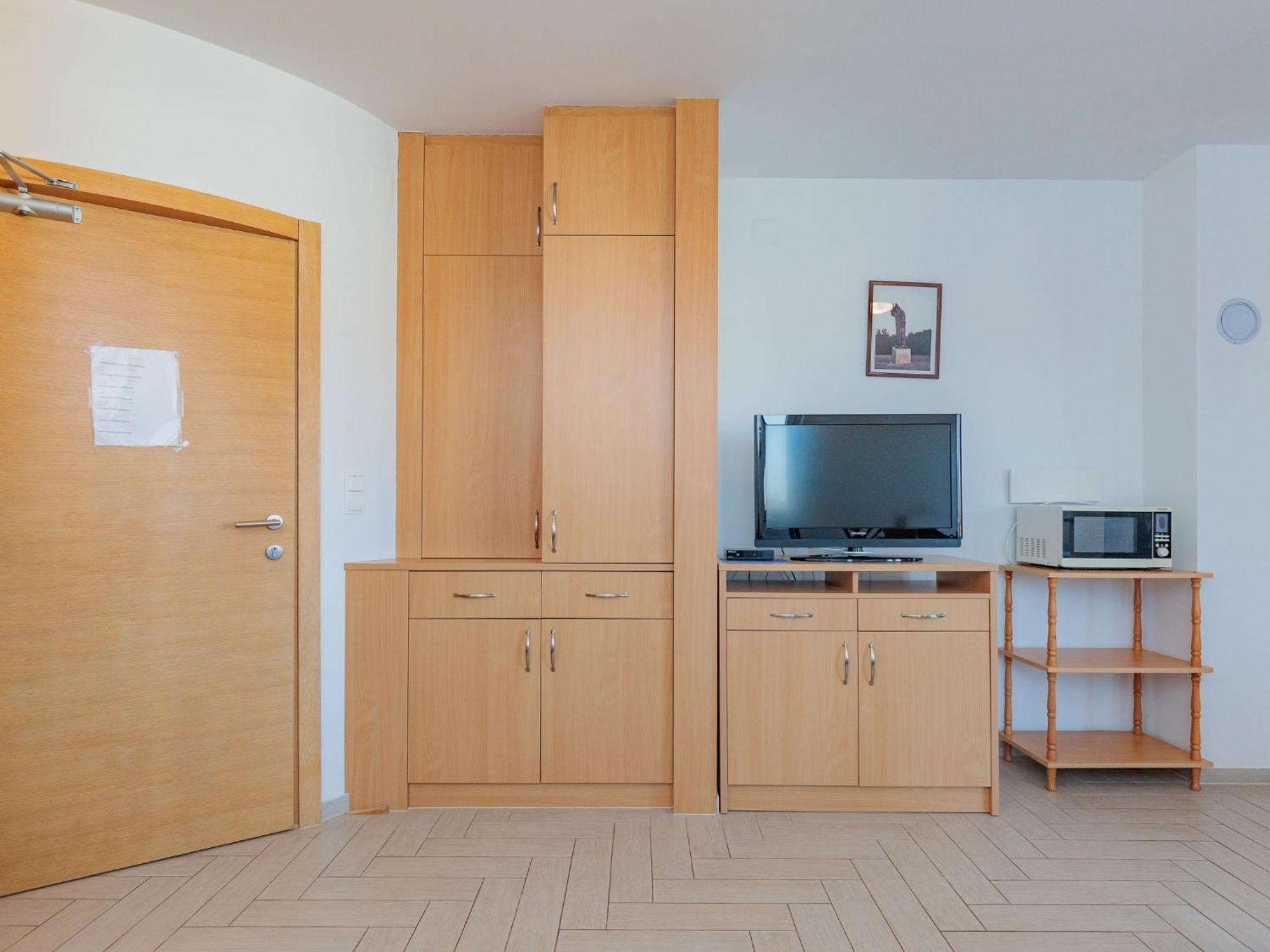 Apartment Mlasina-3 By Interhome Nin Exteriér fotografie