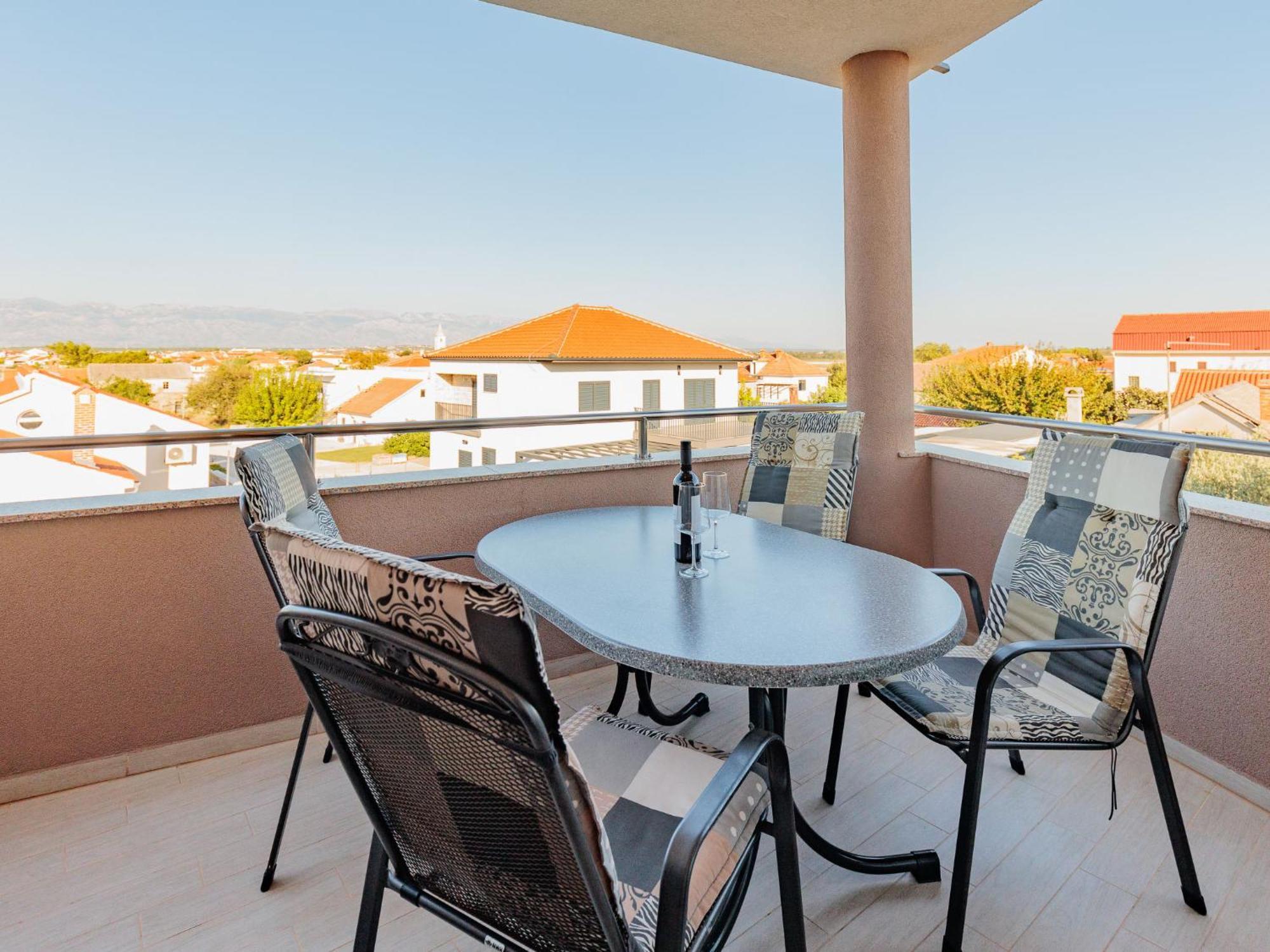 Apartment Mlasina-3 By Interhome Nin Exteriér fotografie
