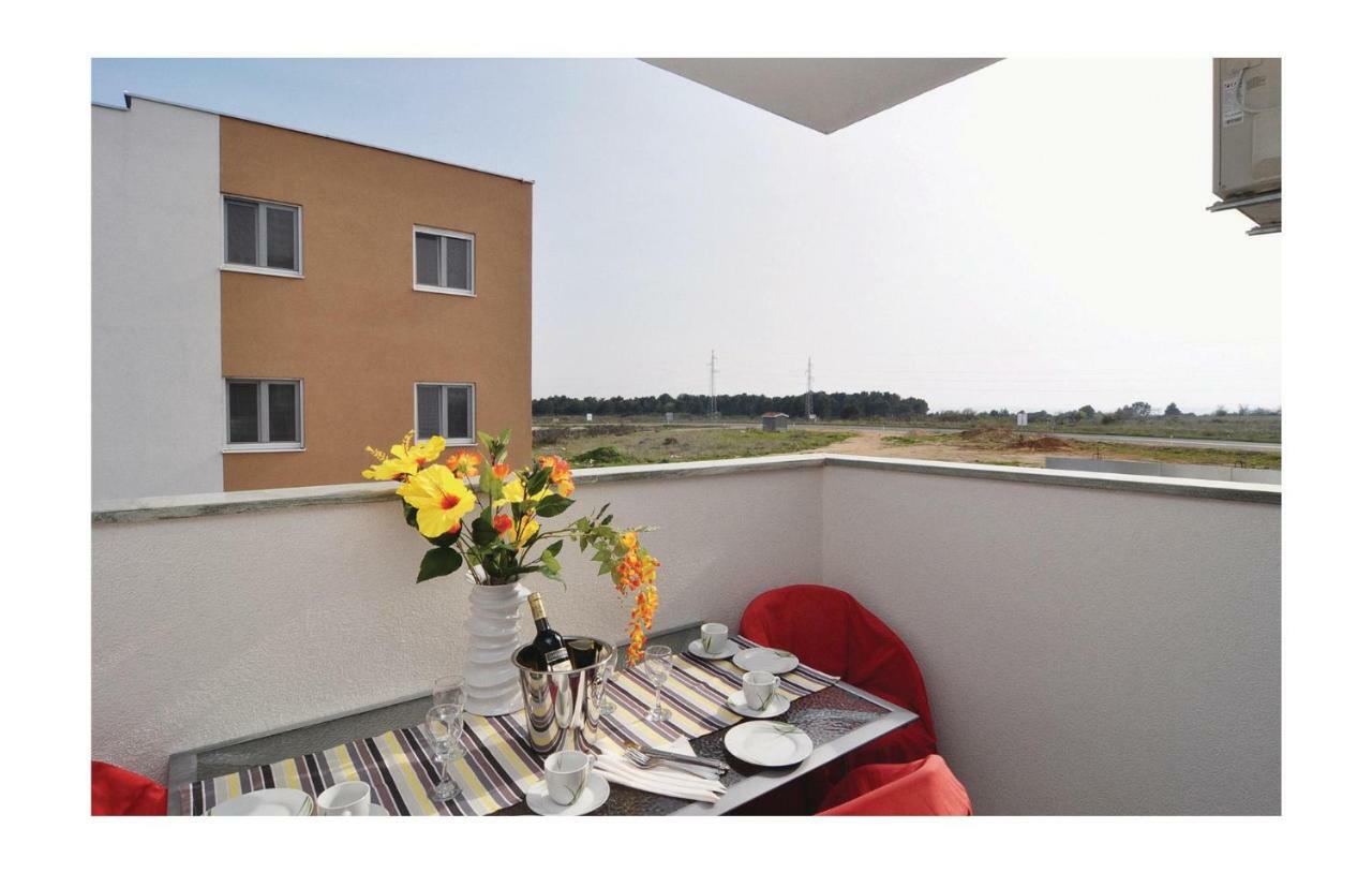 Apartment Mlasina-3 By Interhome Nin Exteriér fotografie